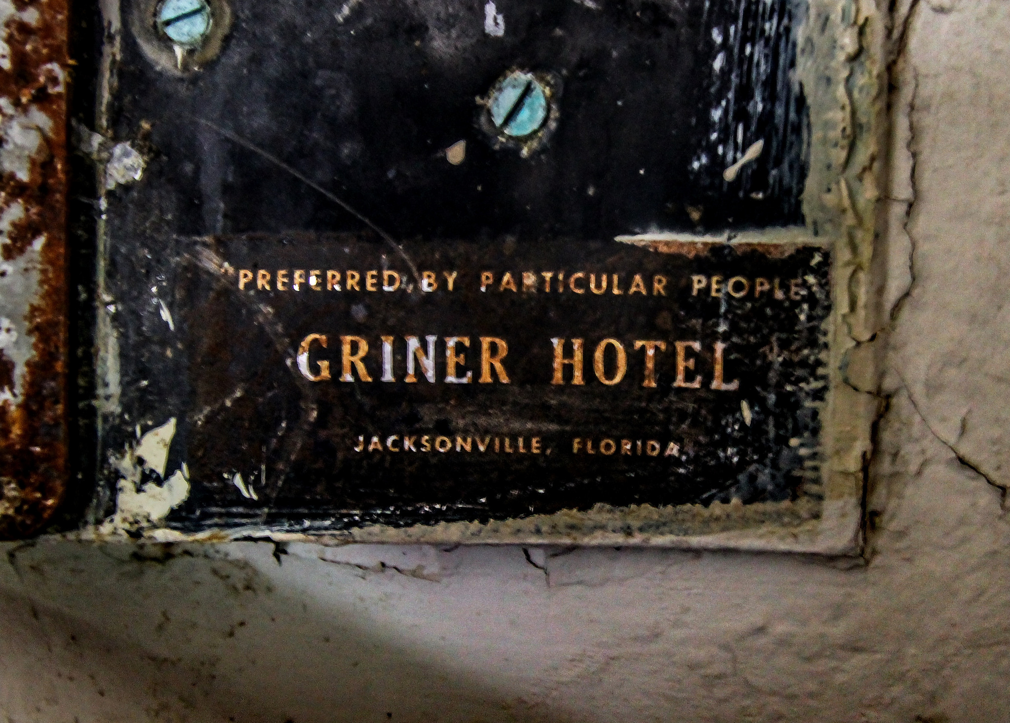 21962902221_c4250aef02_k