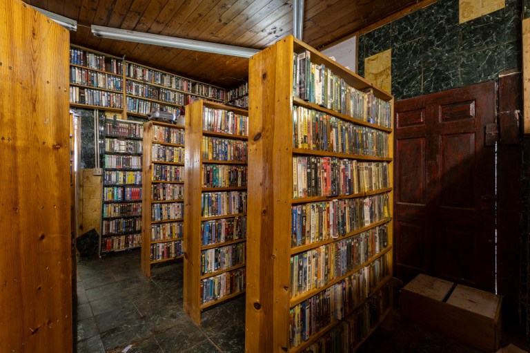 Blockbuster Vhs Movie Rental Store Abandoned Southeast